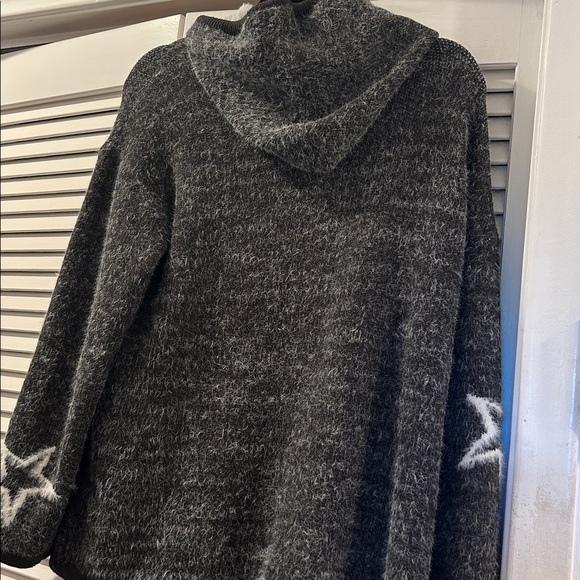 Hem & Thread Charcoal Star Knit hoodie Sweater. Large. NWT. - Picture 5 of 10